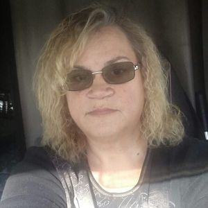 Meet your Posher, Lori